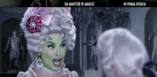 Barbara D'Urso è Madre nel promo Mediaset de La Pupa e il Secchione 2022 con Jean Claude (Marcello Cesena)