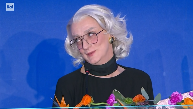 Drusilla Foer presente in conferenza stampa a Sanremo 2022