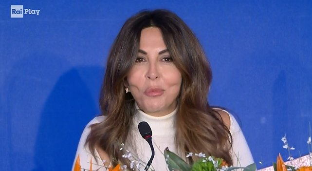 Sabrina Ferilli presente nella conferenza stampa del Festival di Sanremo di oggi 5 febbraio