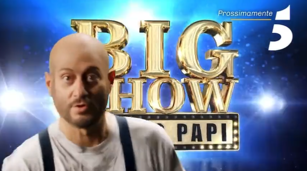 Enrico Papi nel promo di Big Show, trasmesso prossimamente da Mediaset in prima serata su Canale 5