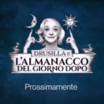 Drusilla Foer è la conduttrice de L'Almanacco del giorno dopo 2022, le nuove puntate in onda su Rai 2 da lunedì 6 giugno